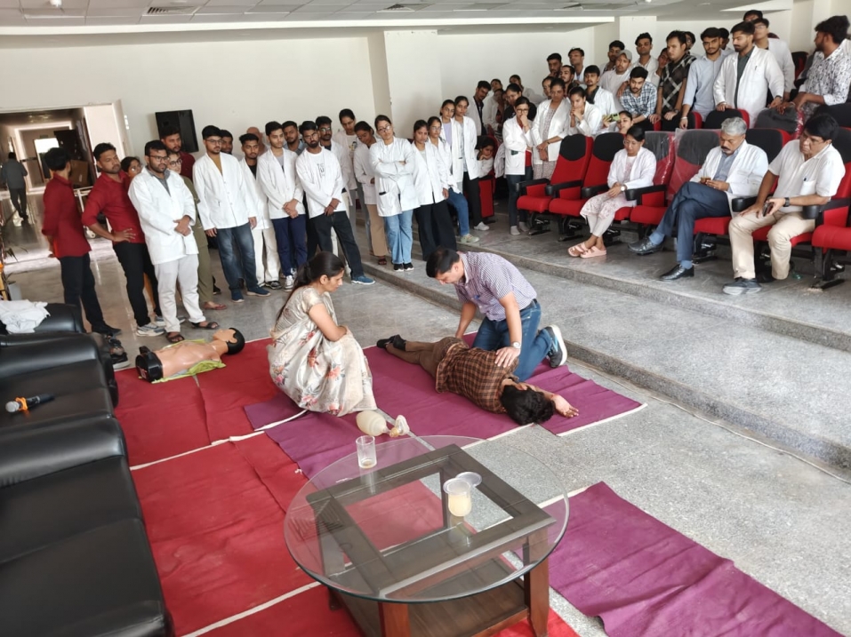 राष्ट्रीय आयुर्वेद संस्थान, पंचकूला ने सिविल अस्पताल, पंचकूला के सहयोग से बेसिक लाइफ सपोर्ट प्रशिक्षण का आयोजन किया
